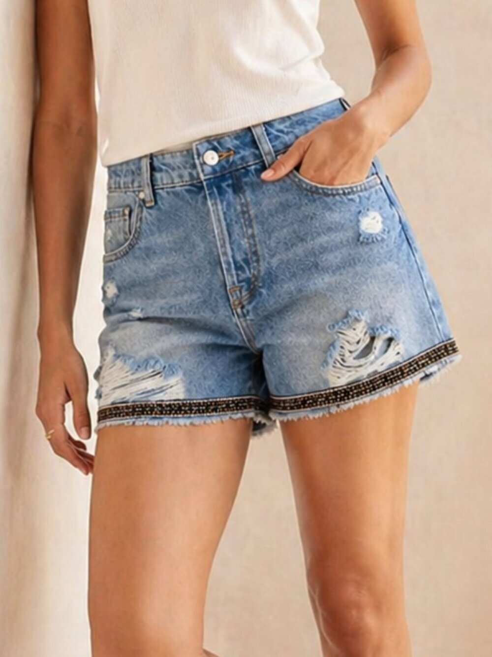 Anthropologie NEW Pilcro Hyphen Embroidered Distressed Denim Jean Shorts SZ 29